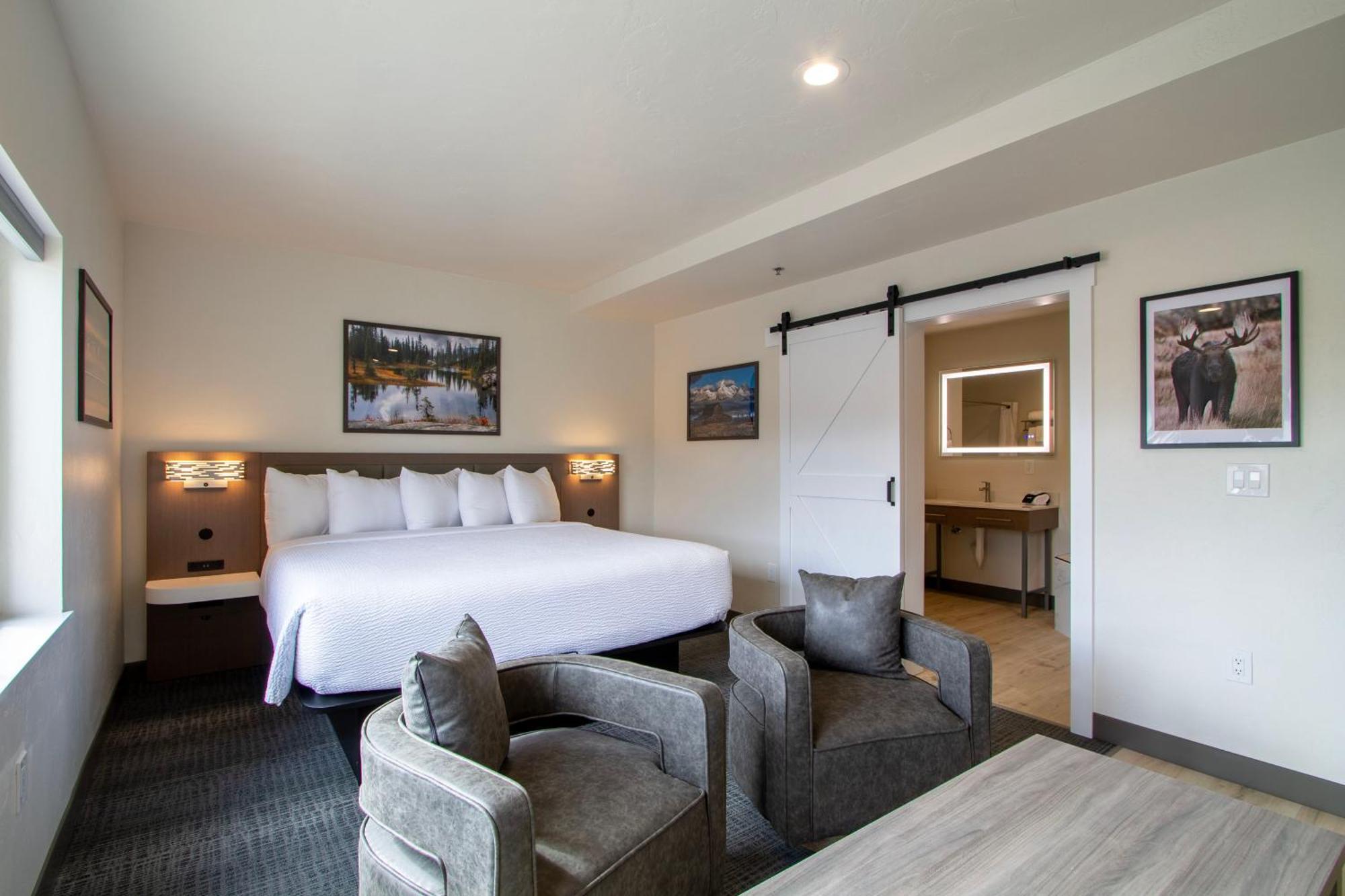 Cedar Street Hotel & Suites แซนด์พอยต์ ภายนอก รูปภาพ