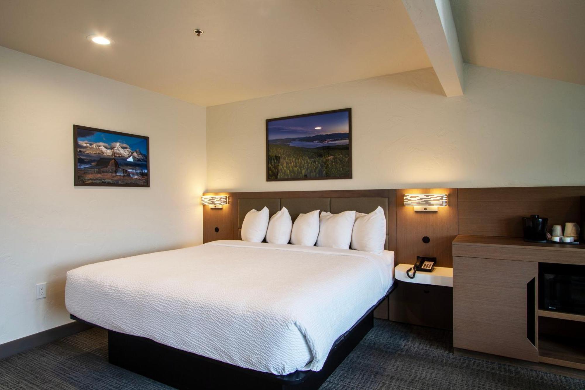 Cedar Street Hotel & Suites แซนด์พอยต์ ภายนอก รูปภาพ